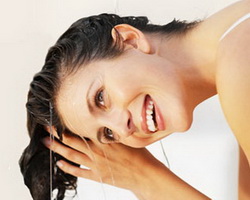 Как правильно ухаживать за поврежденными волосами
